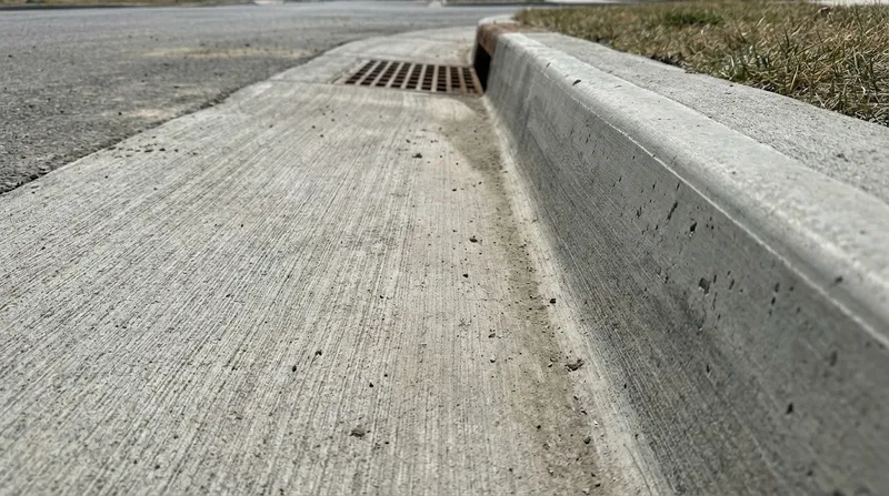 Decorative concrete curbing detail